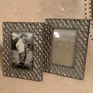 Umbra Aluminum Frame (price is for the pair)